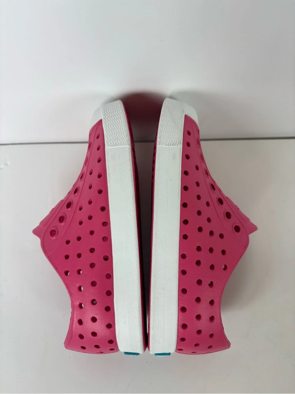 Native Kids Jefferson Pink Slip-On Water Friendly Sneakers size 8